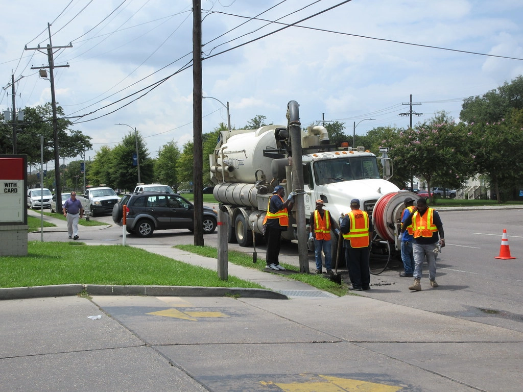 Storm Drain Cleaning Vacuum Truck